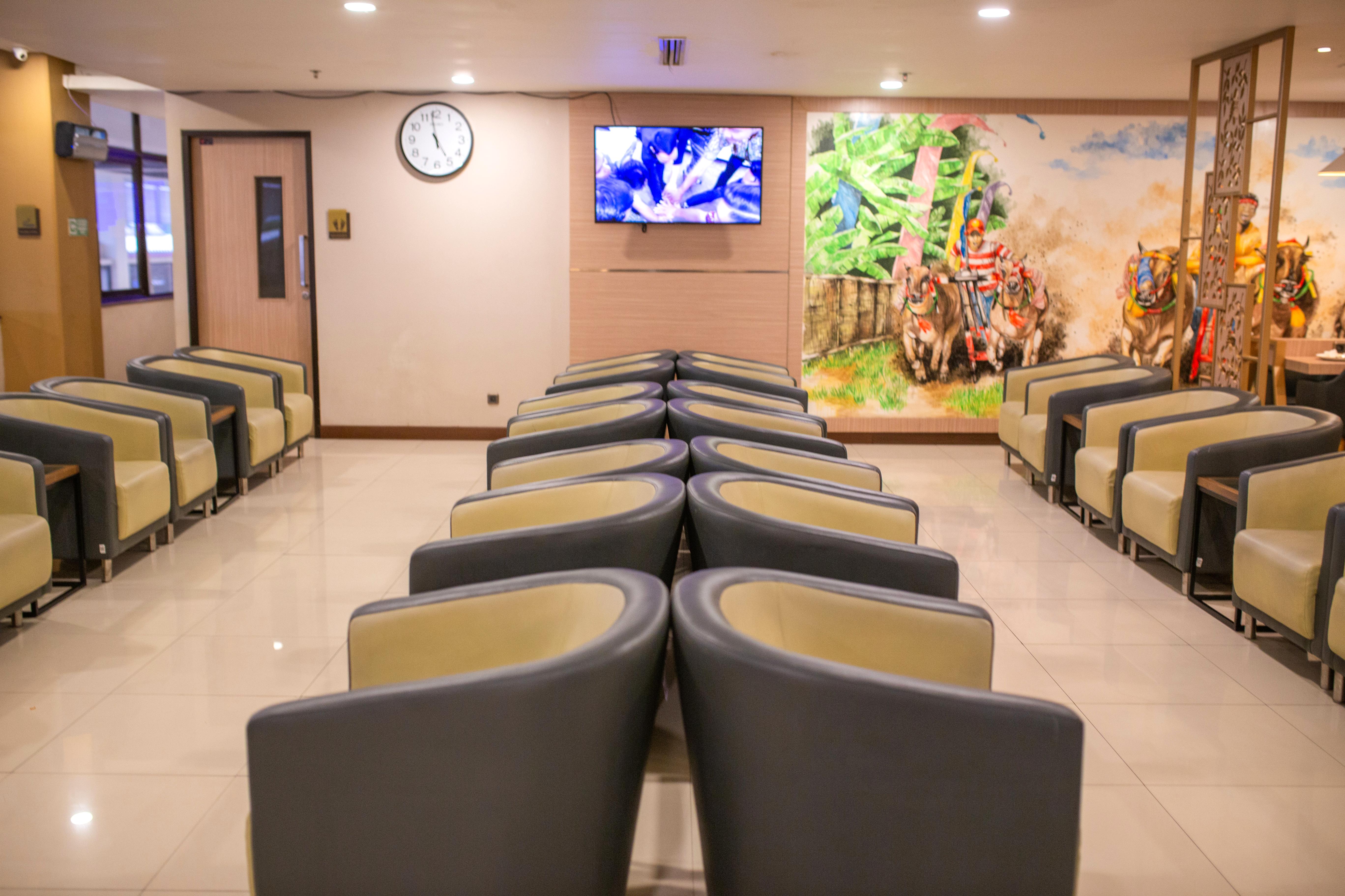 Concordia Lounge atmosphere, image 9