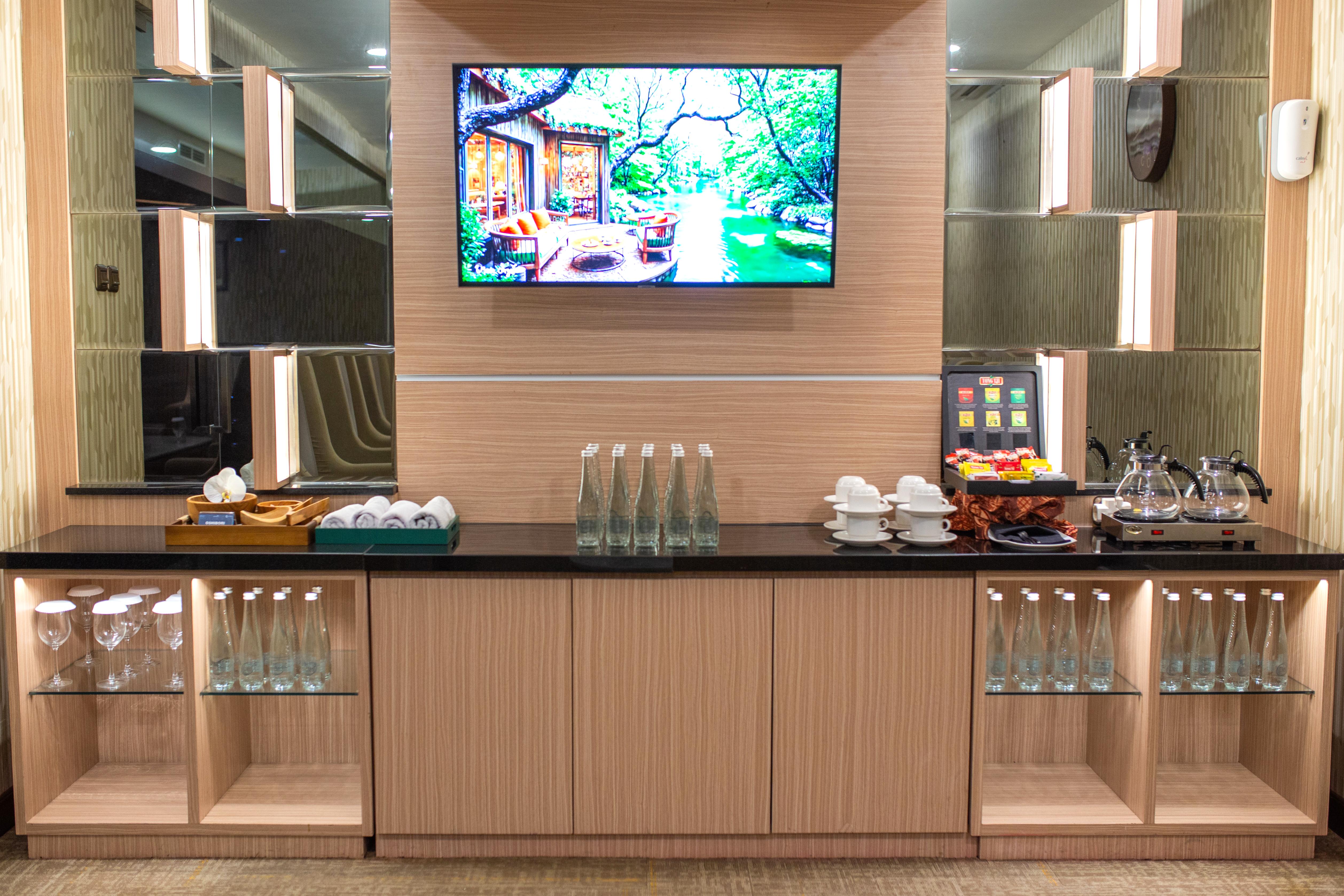 Concordia Lounge atmosphere, image 25