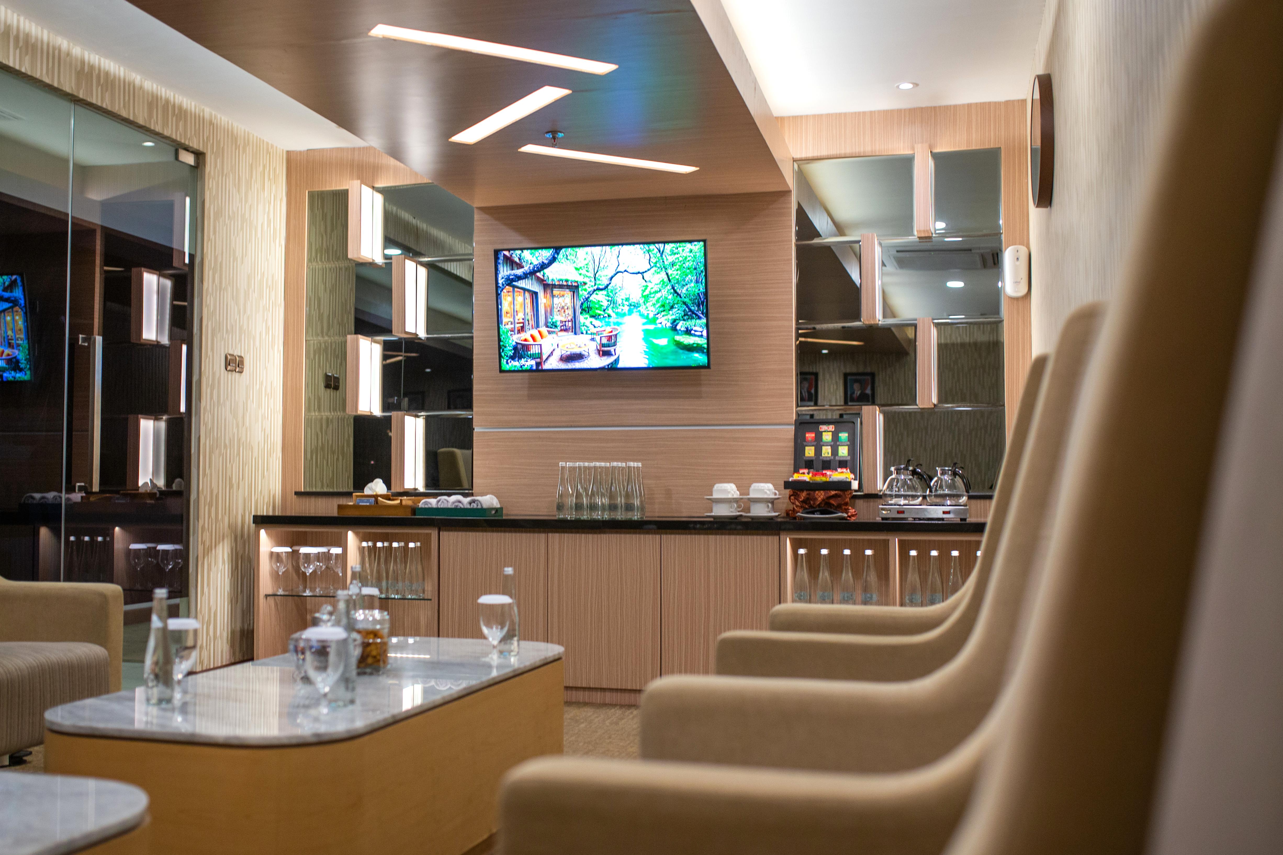 Concordia Lounge atmosphere, image 17