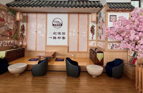 air-6852636商务座候车区