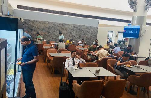 TRVThe Lounge (Domestic)