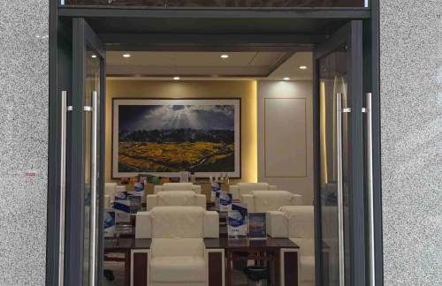 air-10384229商务座候车区