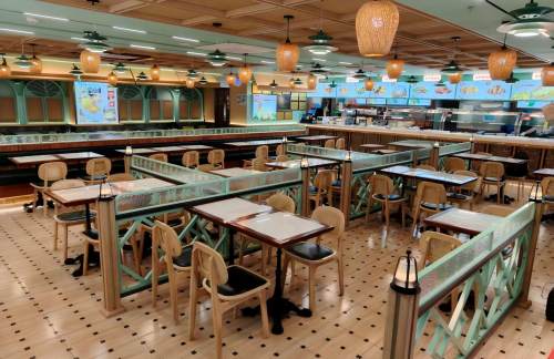 海口美兰国际机场张拉拉(15号登机口对面)