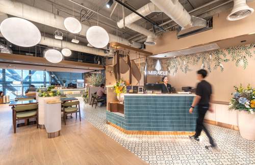 BKKMiracle First Class Lounge