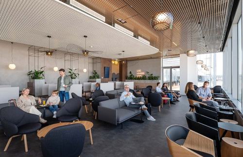 PRGMasterCard Lounge (T1)