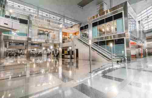 DFWPlaza Premium Lounge