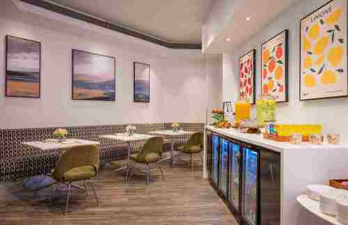 LHRPlaza Premium Lounge (Arrivals)