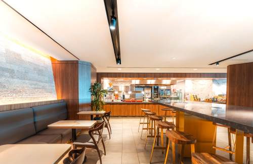 YYZPlaza Premium Lounge (T3 Int'l Departures)