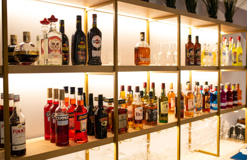 LBAThe Six Eight One Lounge