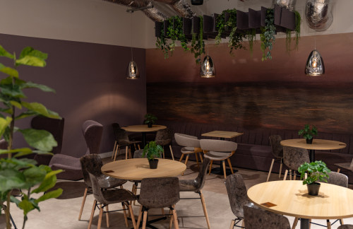 LBAThe Six Eight One Lounge