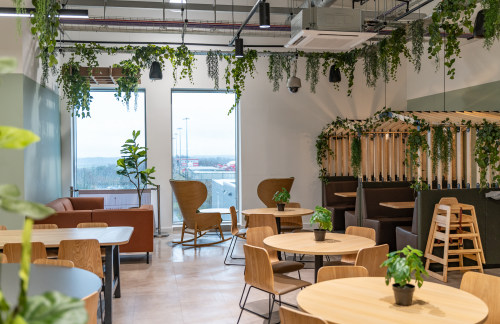 LBAThe Six Eight One Lounge