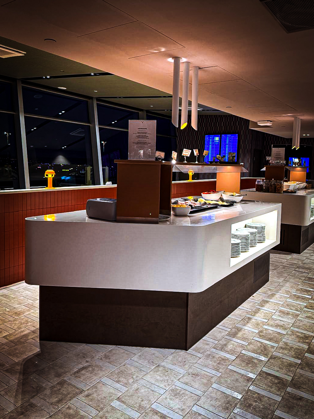 Aspire Lounge (Gate 27) at HEL