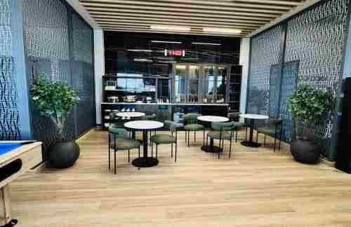 NLAParagon Premium Lounge SMKIA