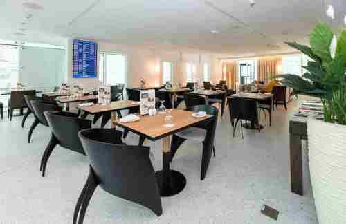 DXBAhlan Lounge @ Gate A1