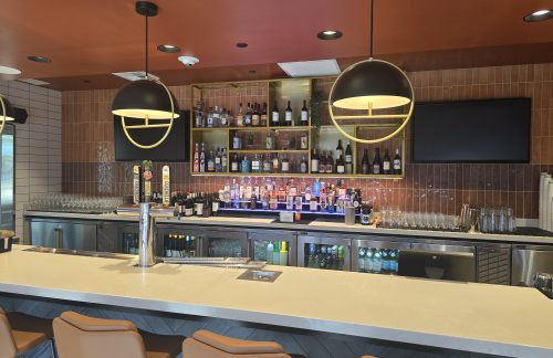 棕榈泉市政机场Vino Volo
