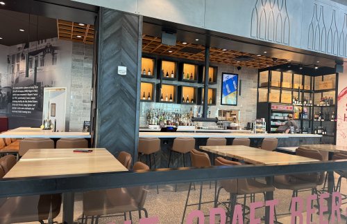 威尔·罗杰斯世界机场Vino Volo (East Concourse, Gate 26)
