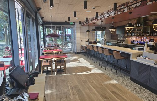 棕榈泉市政机场Vino Volo