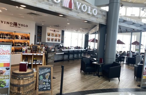 辛辛那提/北肯塔基国际机场Vino Volo (Concourse B, Center Court)