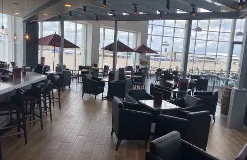 辛辛那提/北肯塔基国际机场Vino Volo (Concourse B, Center Court)