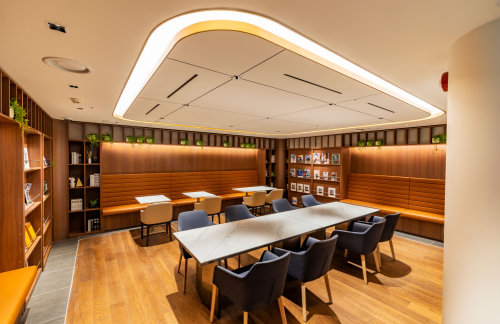 ICNMatina Lounge (East Wing)