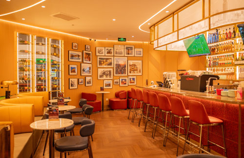 上海浦东国际机场餐食体验厅-Wolfgang Puck Bar