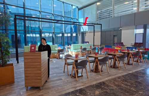 埃及斯芬克斯国际机场餐食体验厅-Segafredo - Food Hall