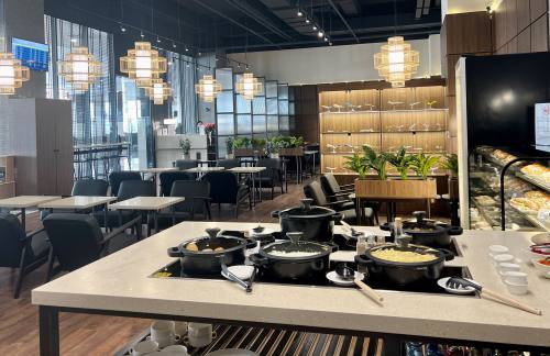 奇姆肯特机场Sky Hall Lounge